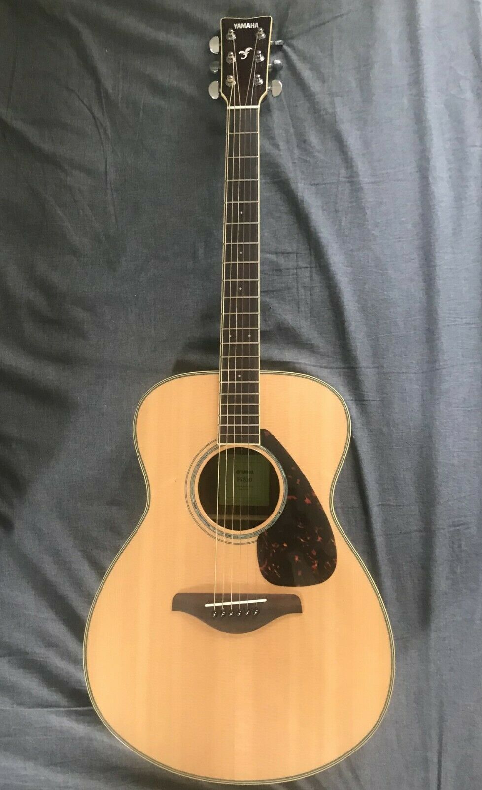 Yamaha FS830 Solid Top Small Body Acoustic Guitar, With CASE, Almost Never used